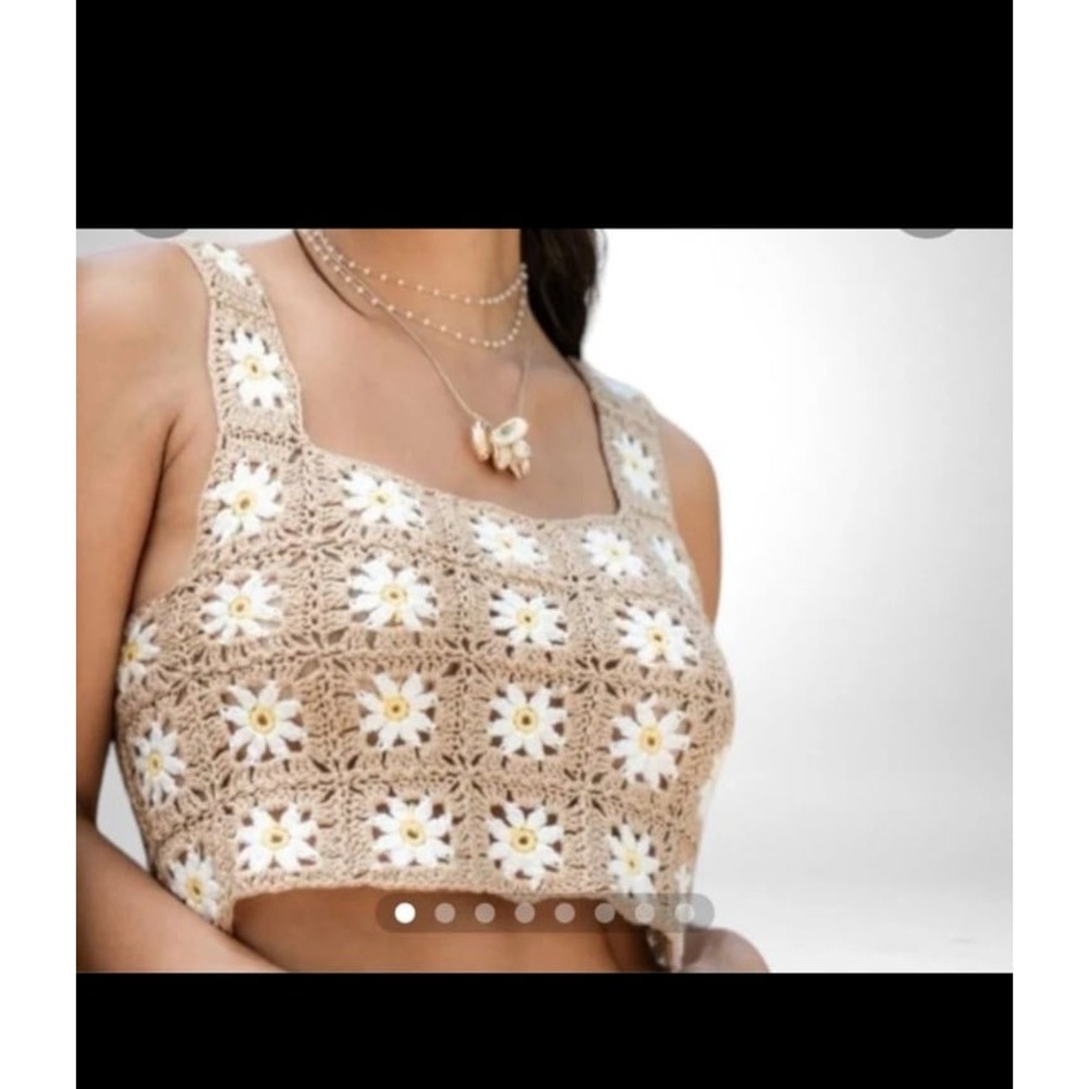 Altar'd State Daisy Granny Square Sleeveless Top SZ small